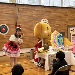 福島県郡山市のクリスマス会に、ゆるキャラ＆バルーンパフォーマーコンビを派遣しました！